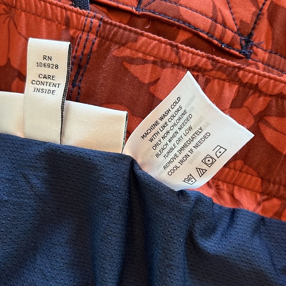 Coolibar Island Swim Trunks in Terracotta Vintage Tropical Stripe in Men’s XXL - Picture 12 of 13